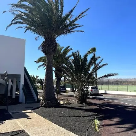 Apartment Casa Breen - Spacious 1 Bedroom In Matagorda With Communal Pool Tias